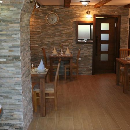 イェゼルツェ Millenium House 1 Bed & Breakfast エクステリア 写真