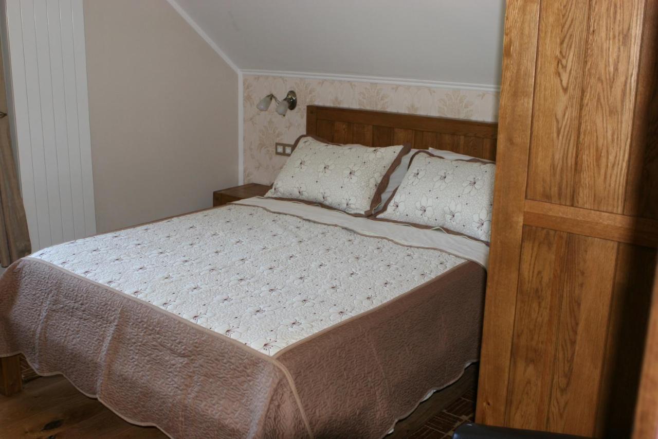 イェゼルツェ Millenium House 1 Bed & Breakfast エクステリア 写真