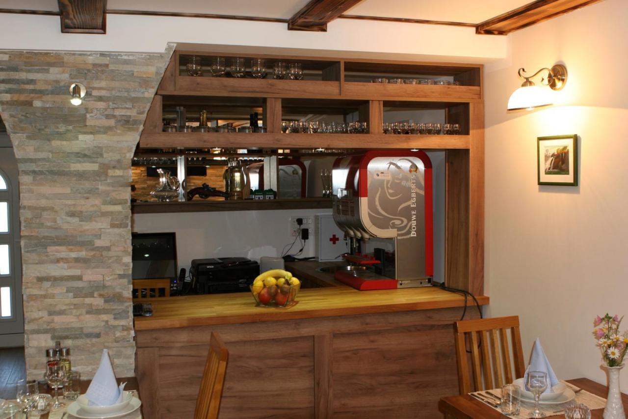 イェゼルツェ Millenium House 1 Bed & Breakfast エクステリア 写真