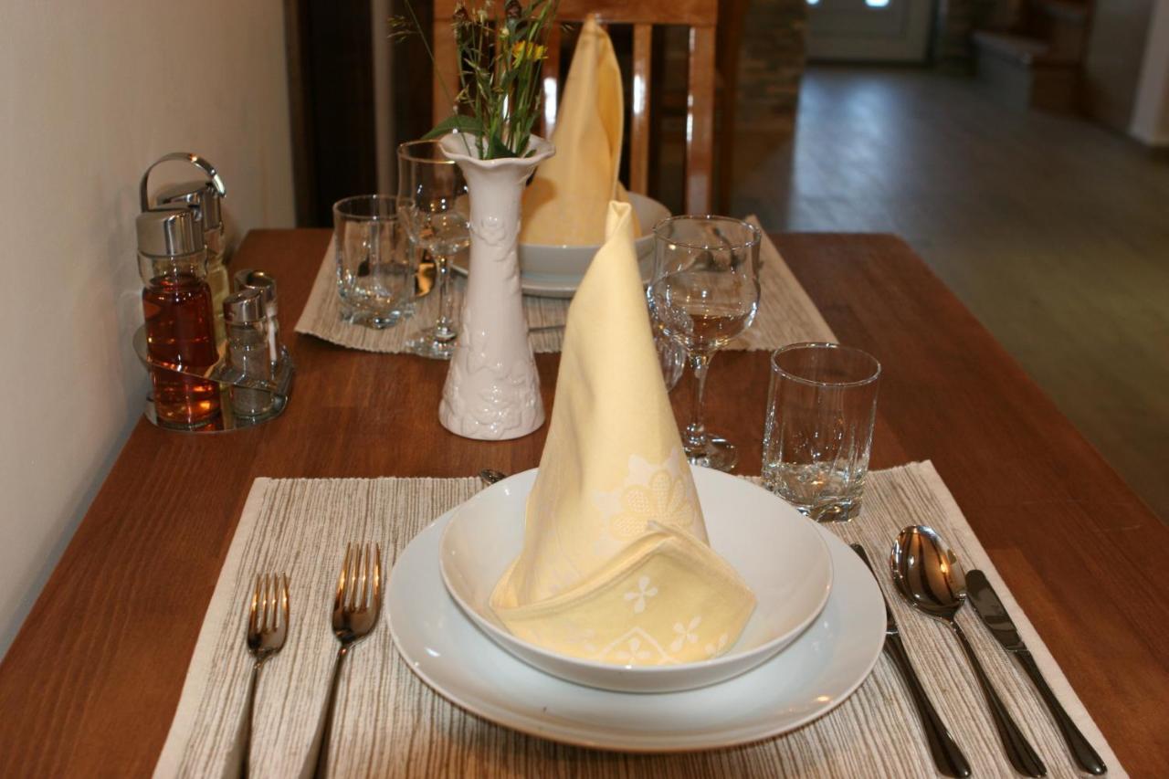 イェゼルツェ Millenium House 1 Bed & Breakfast エクステリア 写真