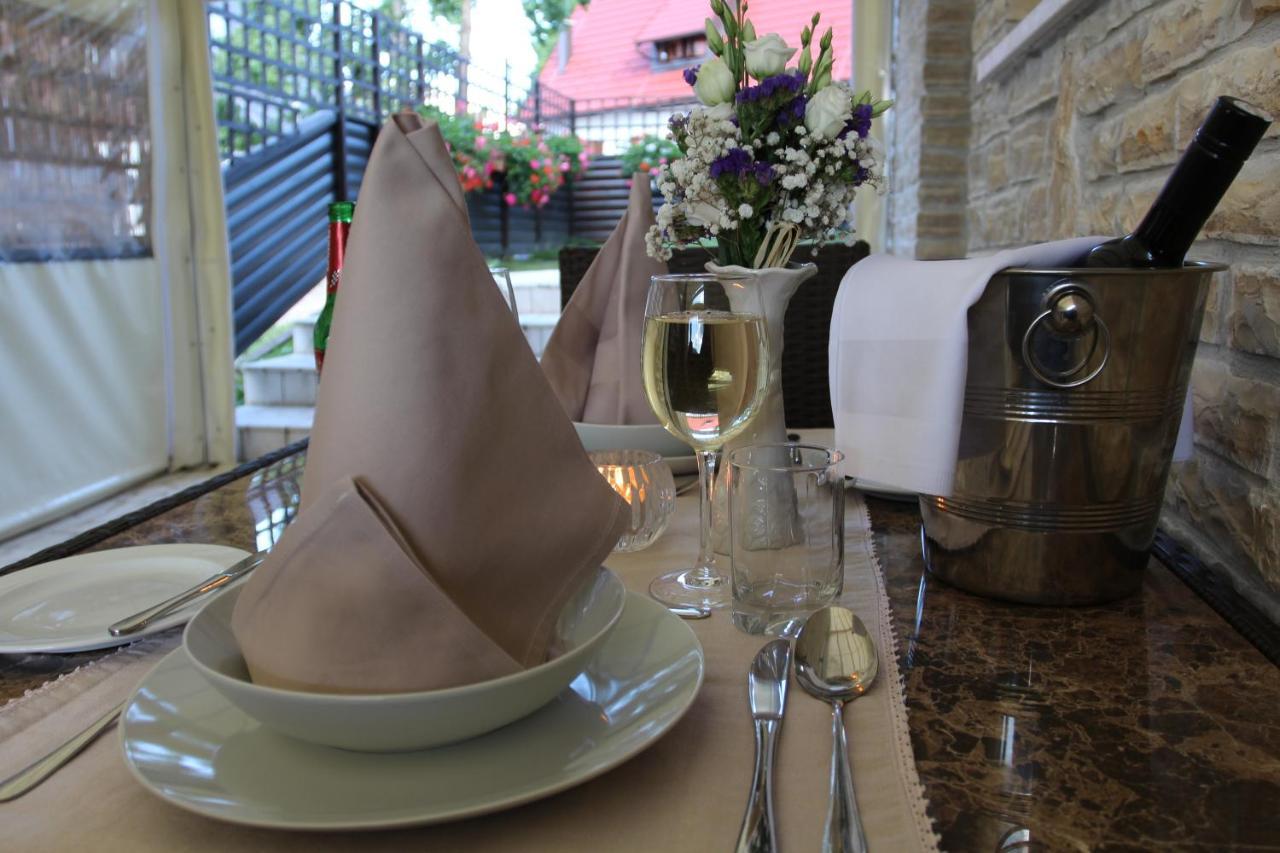 イェゼルツェ Millenium House 1 Bed & Breakfast エクステリア 写真