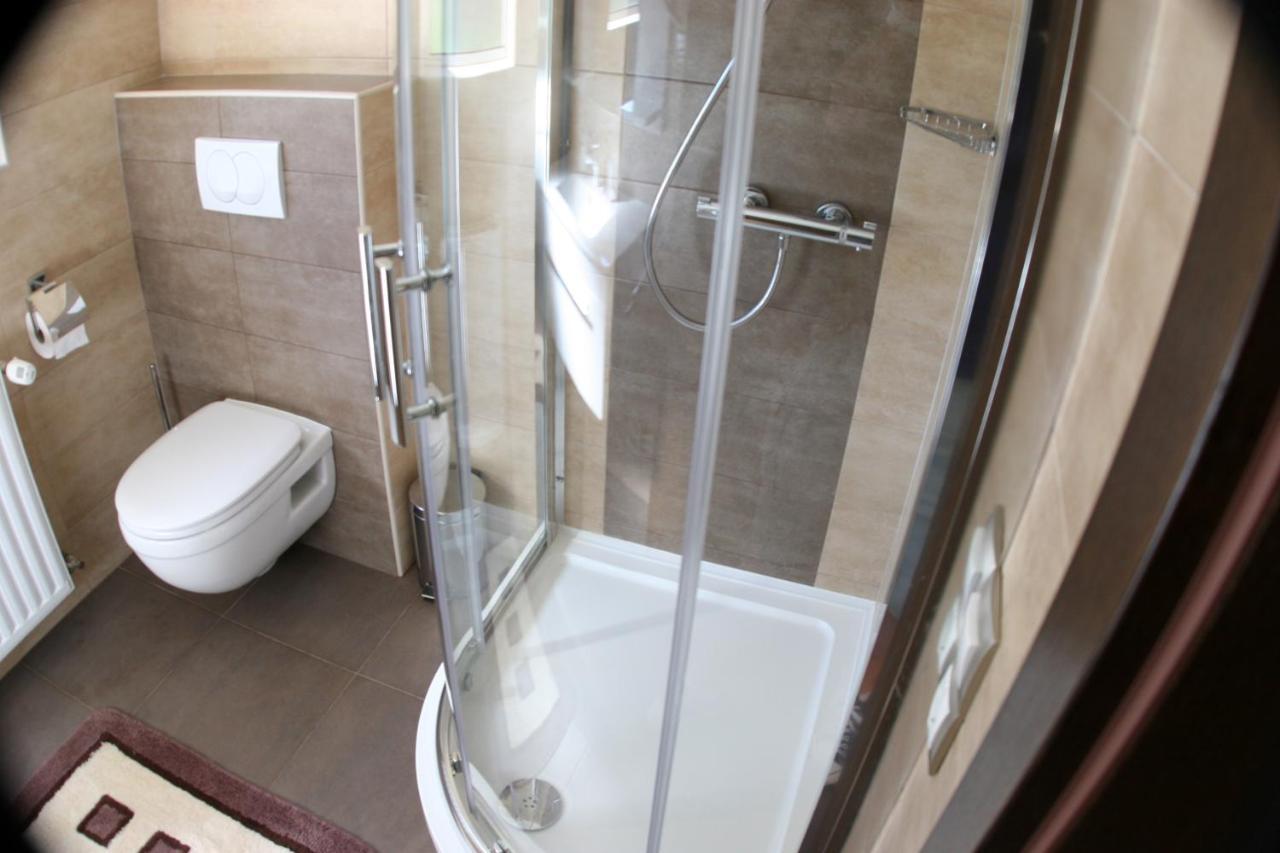 イェゼルツェ Millenium House 1 Bed & Breakfast エクステリア 写真