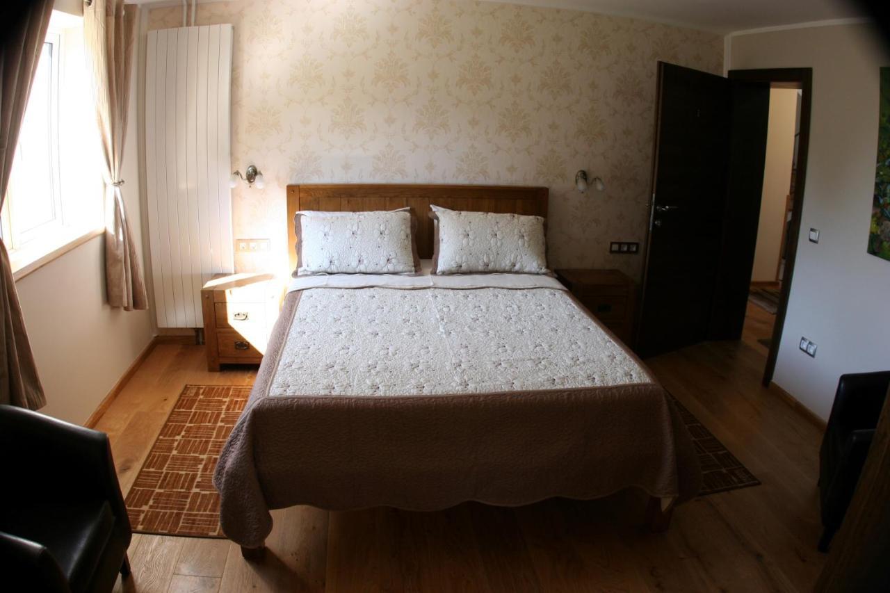 イェゼルツェ Millenium House 1 Bed & Breakfast エクステリア 写真